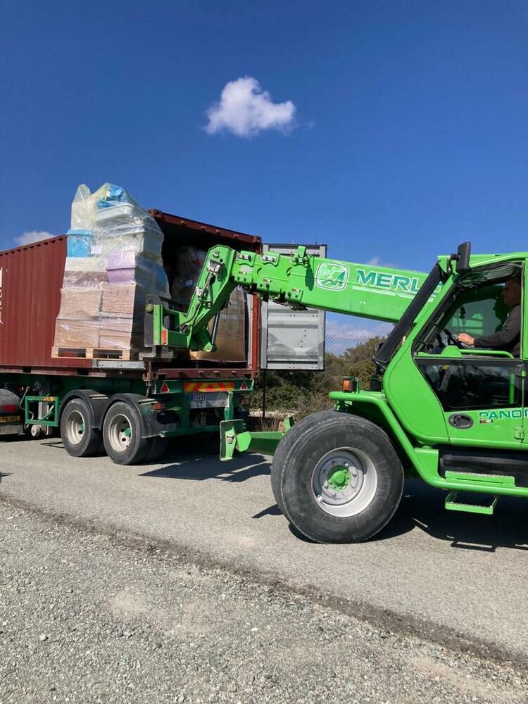 Container 10